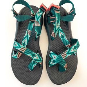 Chaco Z2 Classic Sandals, Aztec Print Women’s hiking sandals, water shoes